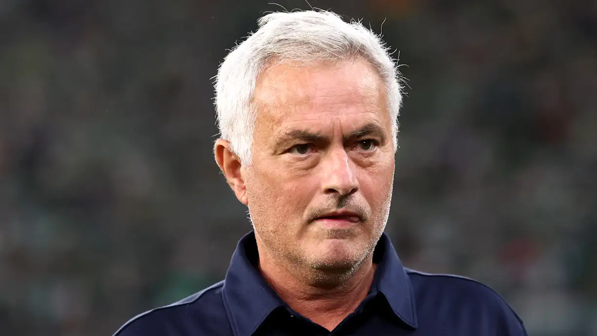 José Mourinho não escondeu a irritação após a derrota frente ao Bétis, recorrendo a ironia para criticar jogador adversário no desaire do Real Madrid