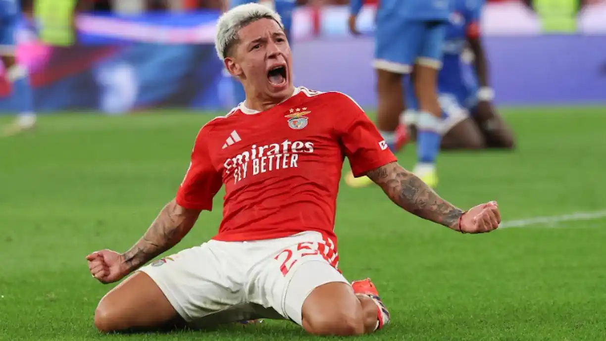 Gianluca Prestianni reclamou nas redes sociais o lance da falta sofrida por Daniel Banjaqui no Benfica - Gil Vicente ; Entretanto a publicação já foi apagada