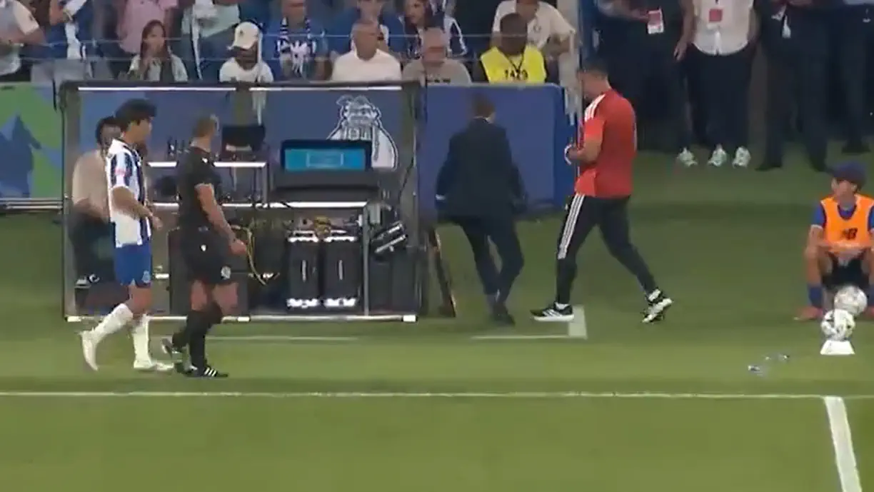 Ricardo Rocha foi agredido durante Porto - Benfica
