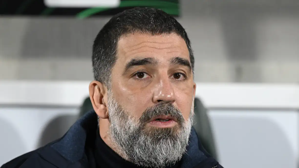 Arda Turan recordou um dos momentos mais delicados da passagem de Georgiy Sudakov, atual médio do Benfica, pelo Shakhtar Donetsk
