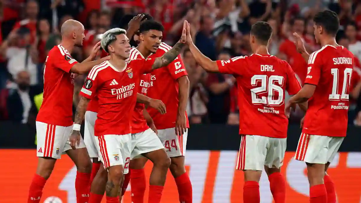 Roberto Martínez, inimigo de António Silva, esteve entre as figuras que assistiram ao Benfica - Celtic, encontro da segunda jornada da Liga Europa