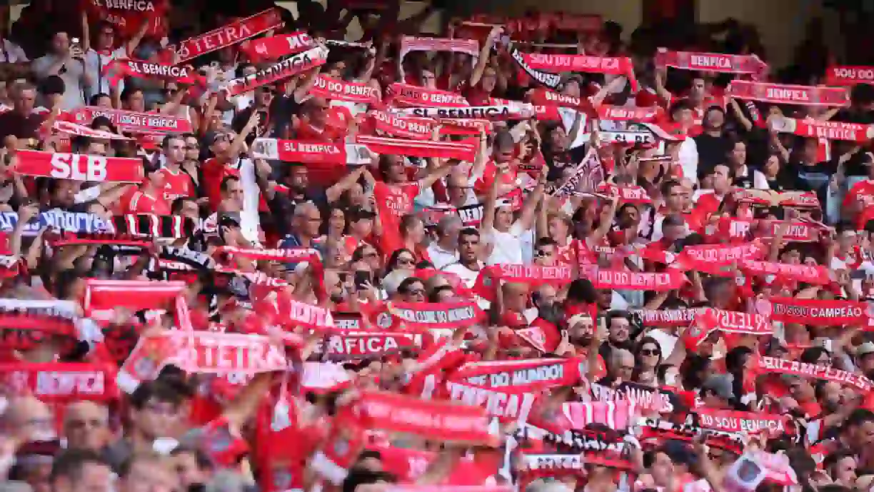 Oficial! Central que esteve 13 anos no Benfica é despedido de clube espanhol por indisciplina