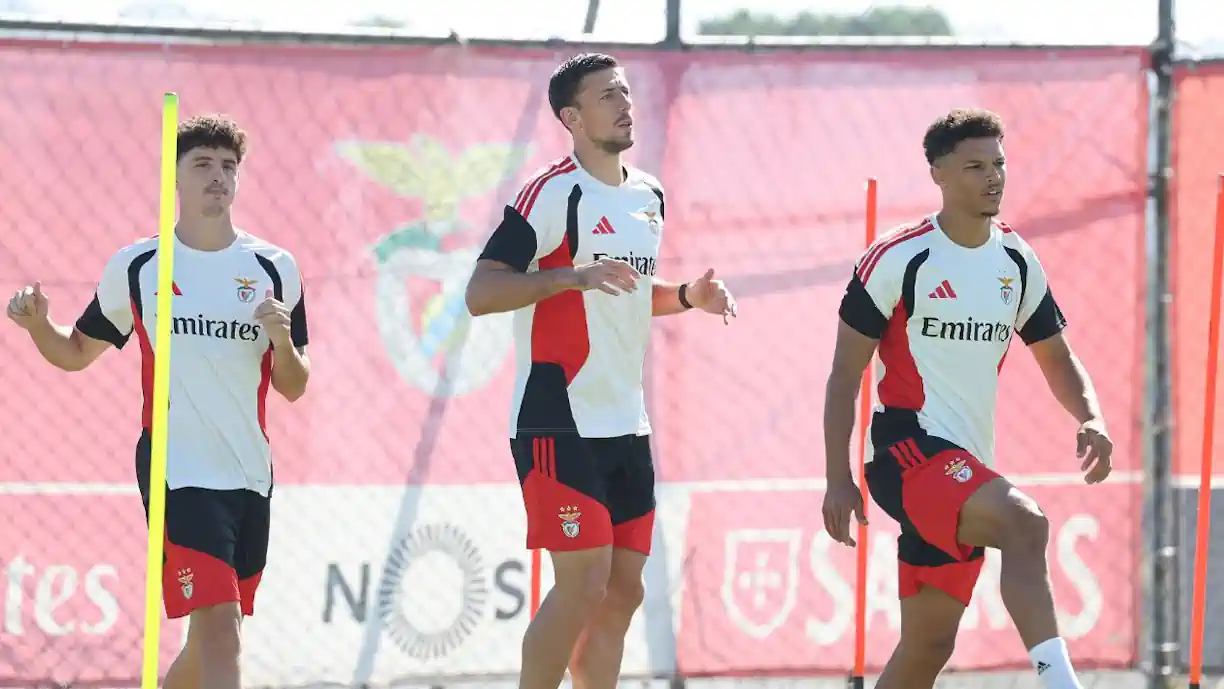 Problema à vista! Sacrifício de Bah pode sair caro ao Benfica antes do duelo com o Celtic