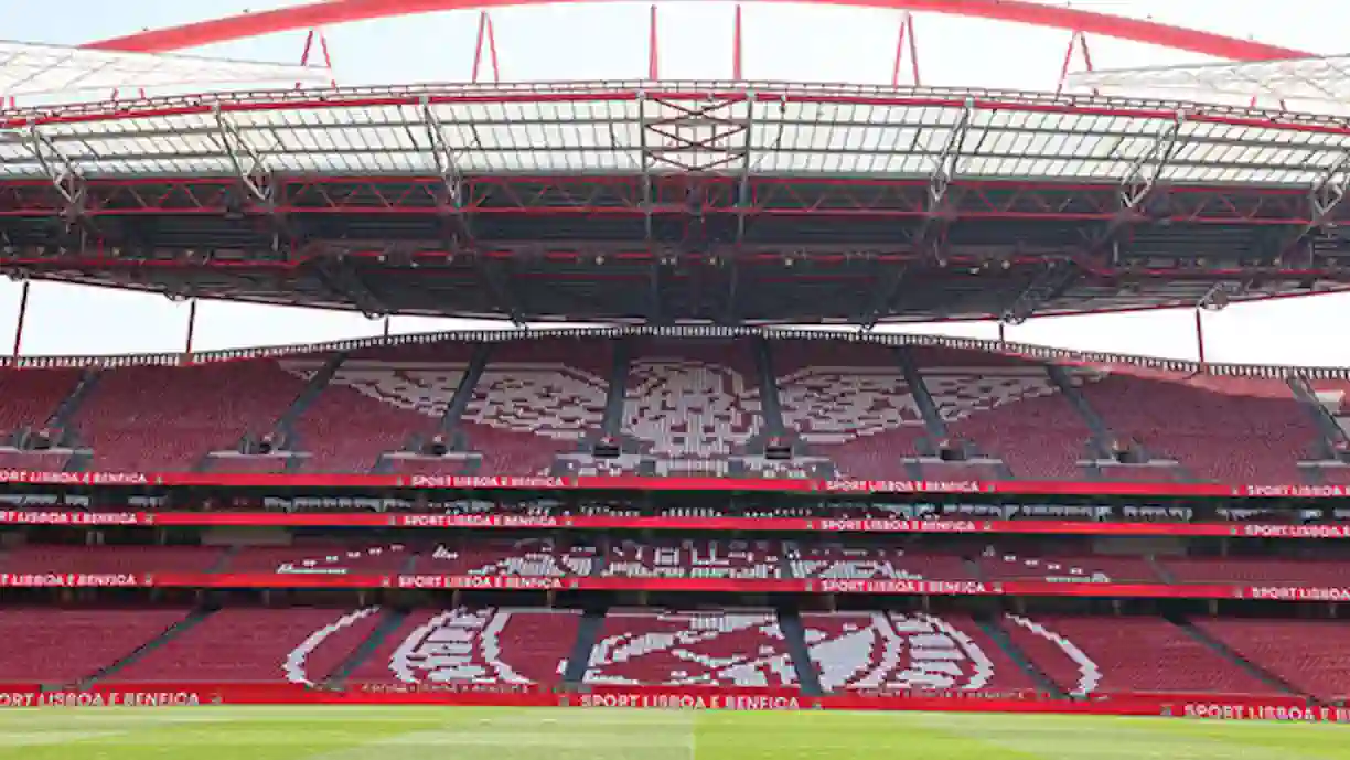 Ponta de lança que marcou 59 golos no Benfica pensou abandonar futebol após morte do irmão