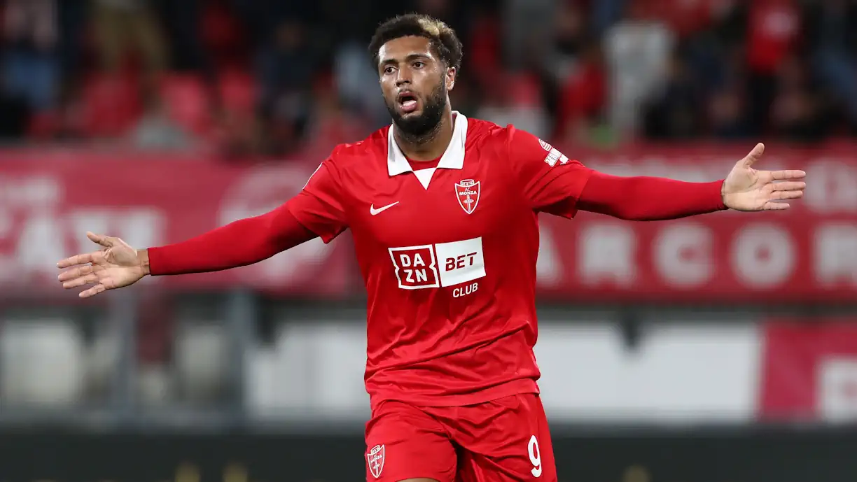 Benfica prepara-se para voltar a apostar em Gustavo Varela, apenas alguns meses depois de ter oficializado a saída do jovem avançado