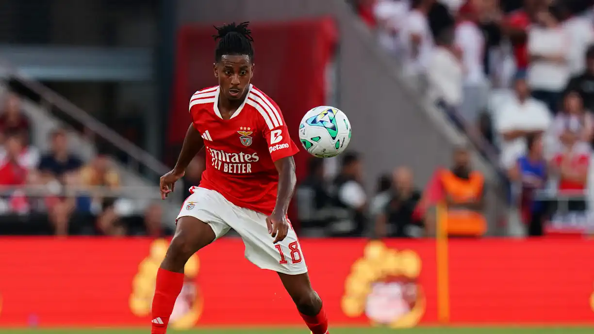 Leandro Barreiro vai regressar mais cedo ao Benfica depois de ficar confirmado que está suspenso pela UEFA
