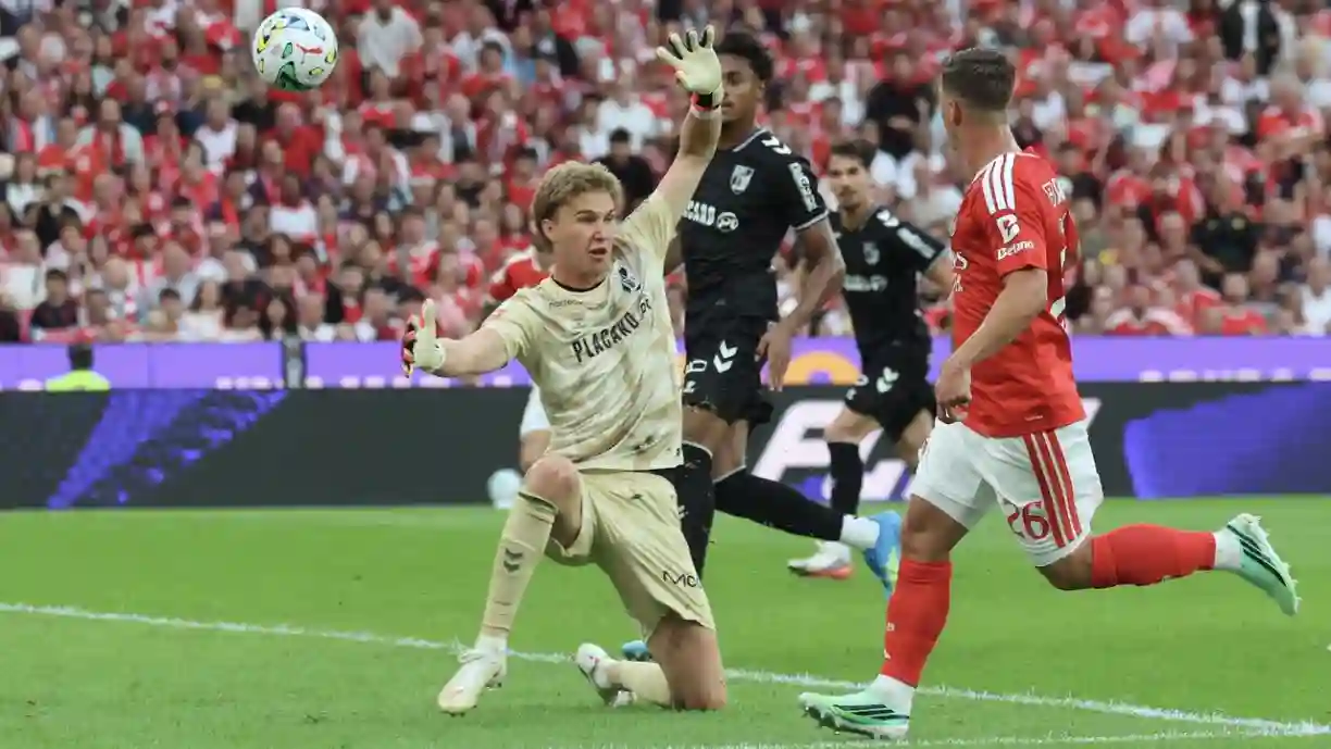 Benfica vence Vitória SC e humorista deixa boca forte: “Lucianos e Proenças, VAR cegos…”