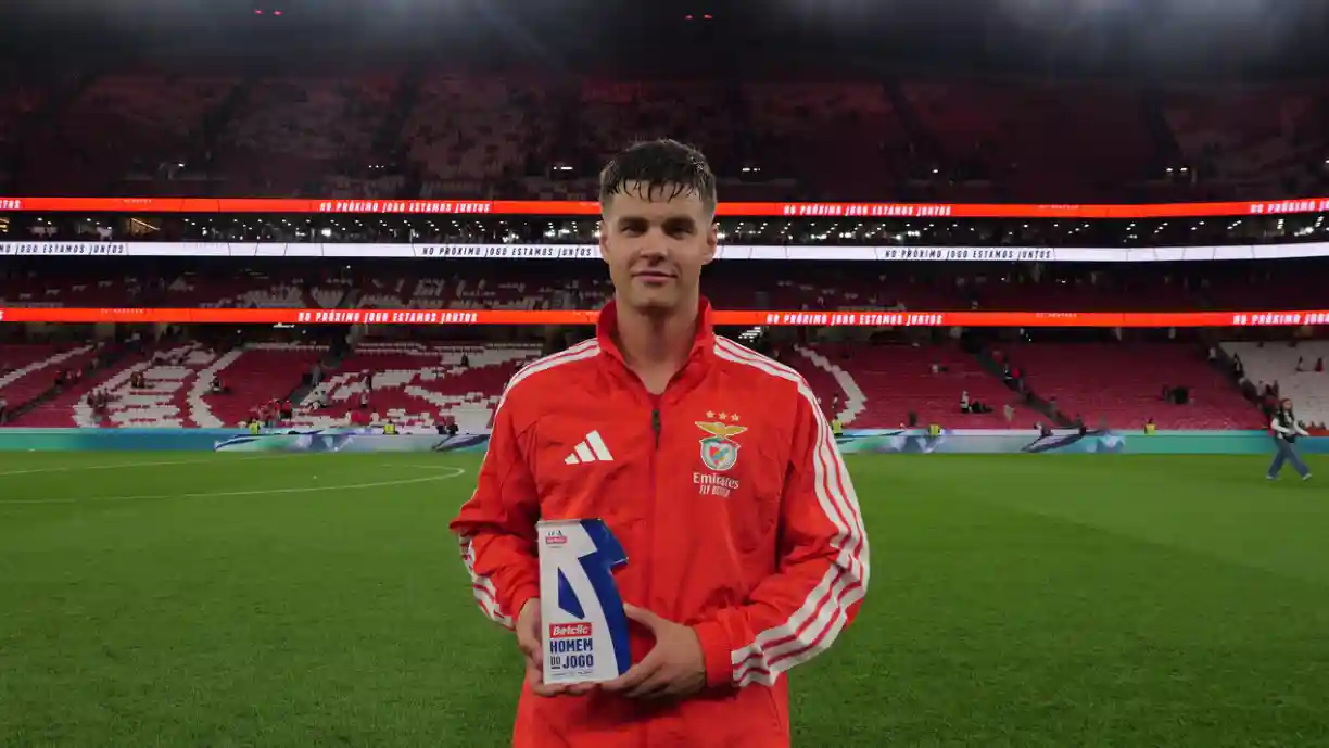 Prestianni e Schjelderup estão entre as prioridades do Benfica para renovar após acerto com Samuel Dahl